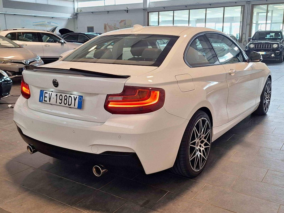BMW Serie 2 Coupé 220d  Sport (4)