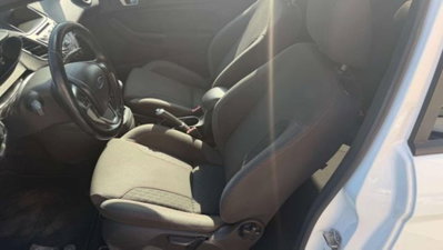Ford Fiesta 1.5 TDCi 75CV 3 porte ST-Line (11)