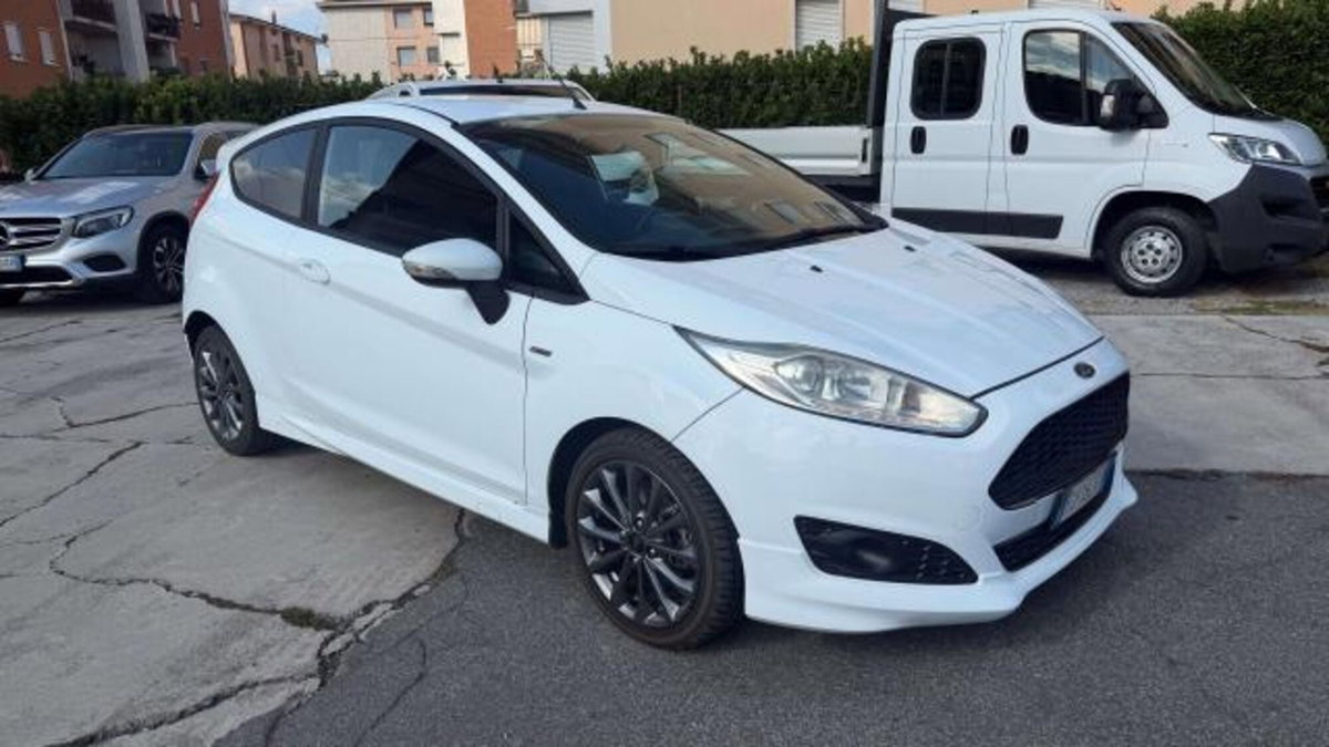 Ford Fiesta 1.5 TDCi 75CV 3 porte ST-Line (3)