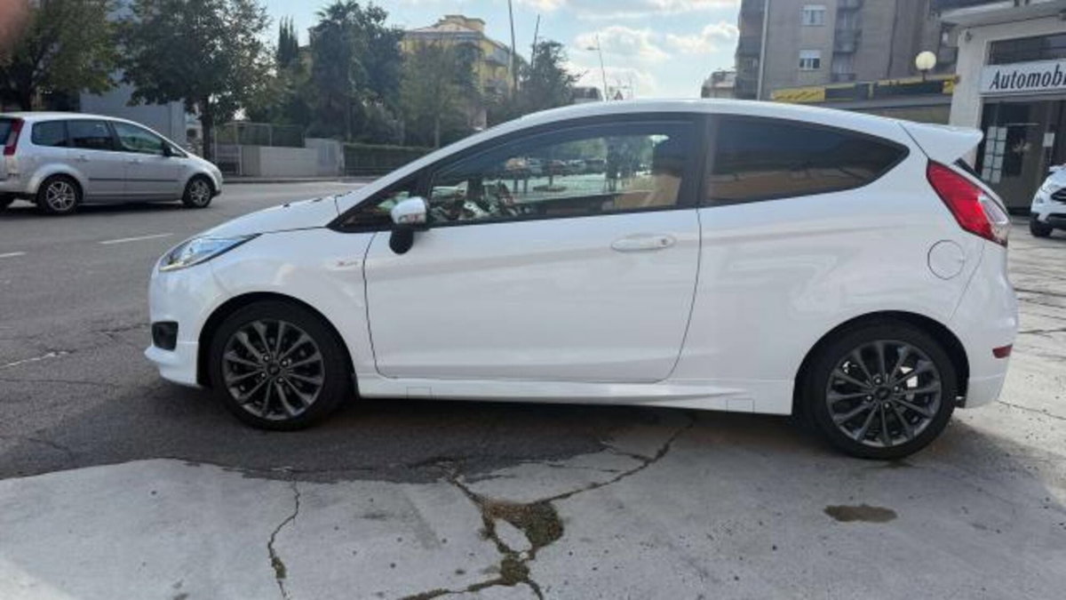 Ford Fiesta 1.5 TDCi 75CV 3 porte ST-Line (4)