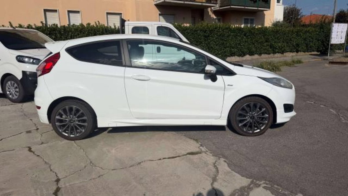 Ford Fiesta 1.5 TDCi 75CV 3 porte ST-Line (5)
