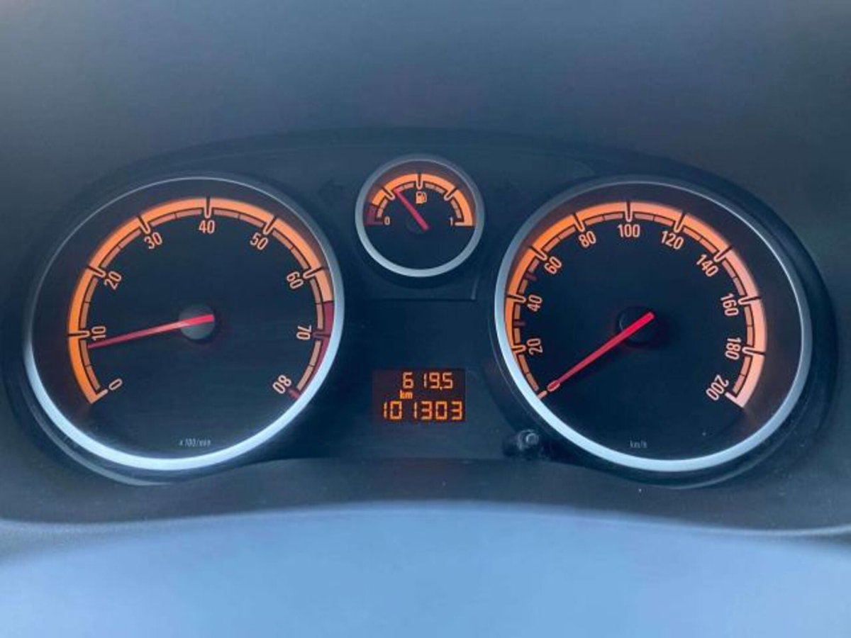 Opel Corsa 1.2 85CV 5 porte GPL-TECH Club (15)