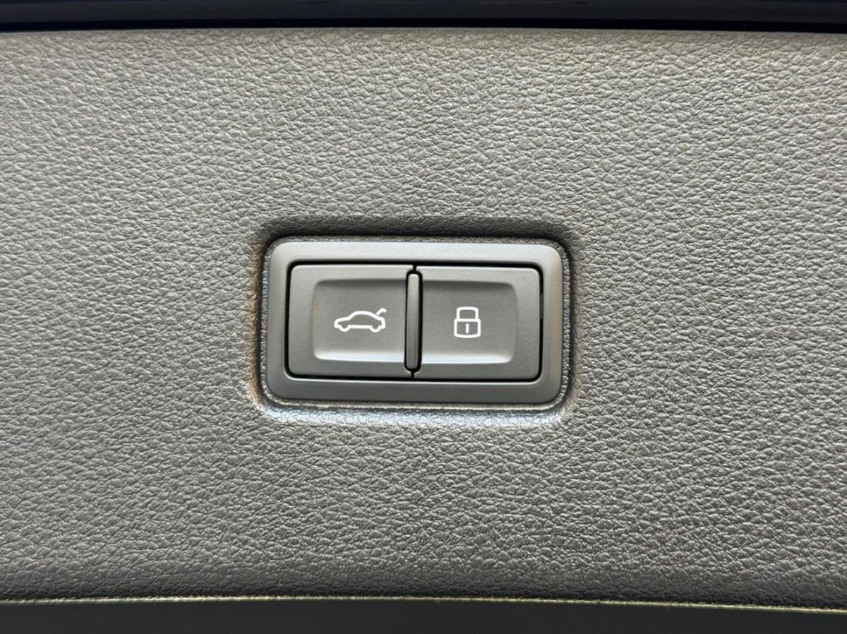 Audi Q5 Sportback 2.0 tdi mhev+ S line quattro 204cv s-tronic (13)
