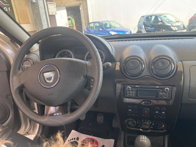 Dacia Duster 1.6 110CV 4x2 (11)