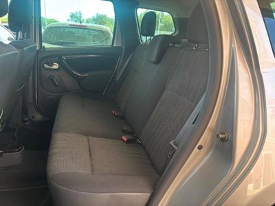 Dacia Duster 1.6 110CV 4x2 (8)