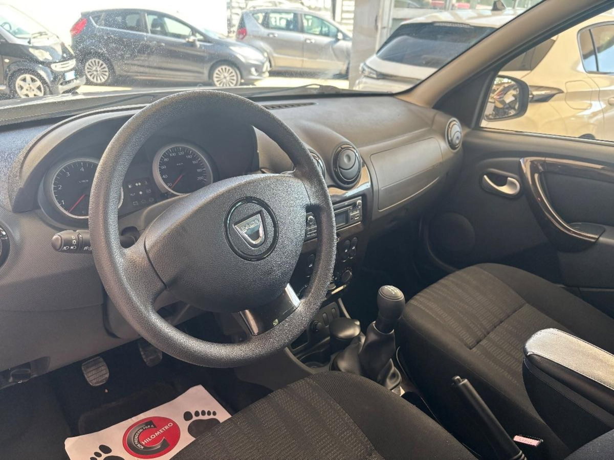 Dacia Duster 1.6 110CV 4x2 (9)
