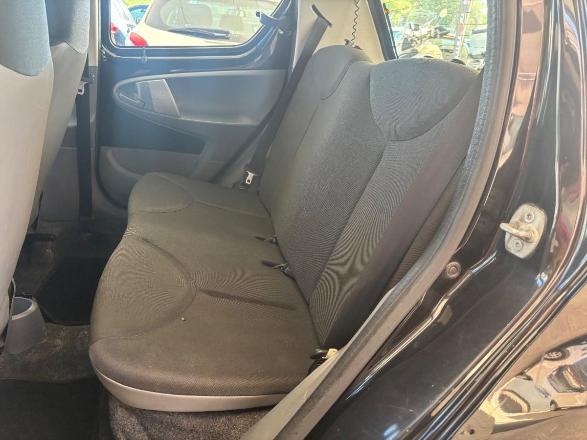 Toyota Aygo 1.0 12V VVT-i 5 porte Sound (8)