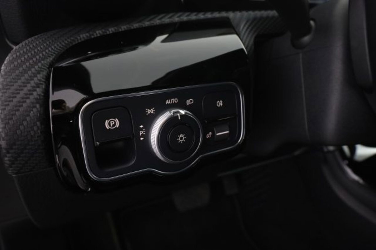 Mercedes-Benz Classe A 180 d Business Extra auto (16)
