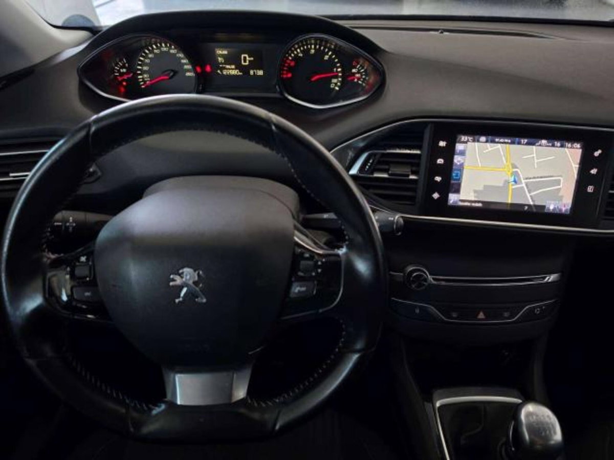 Peugeot 308 BlueHDi 120 S&S Allure (13)
