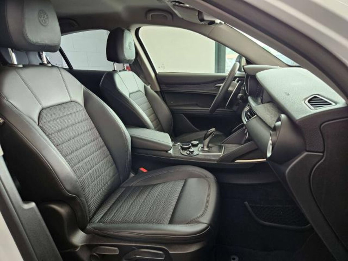 Alfa Romeo Stelvio 2.2 t Intensa Q4 210cv auto (11)