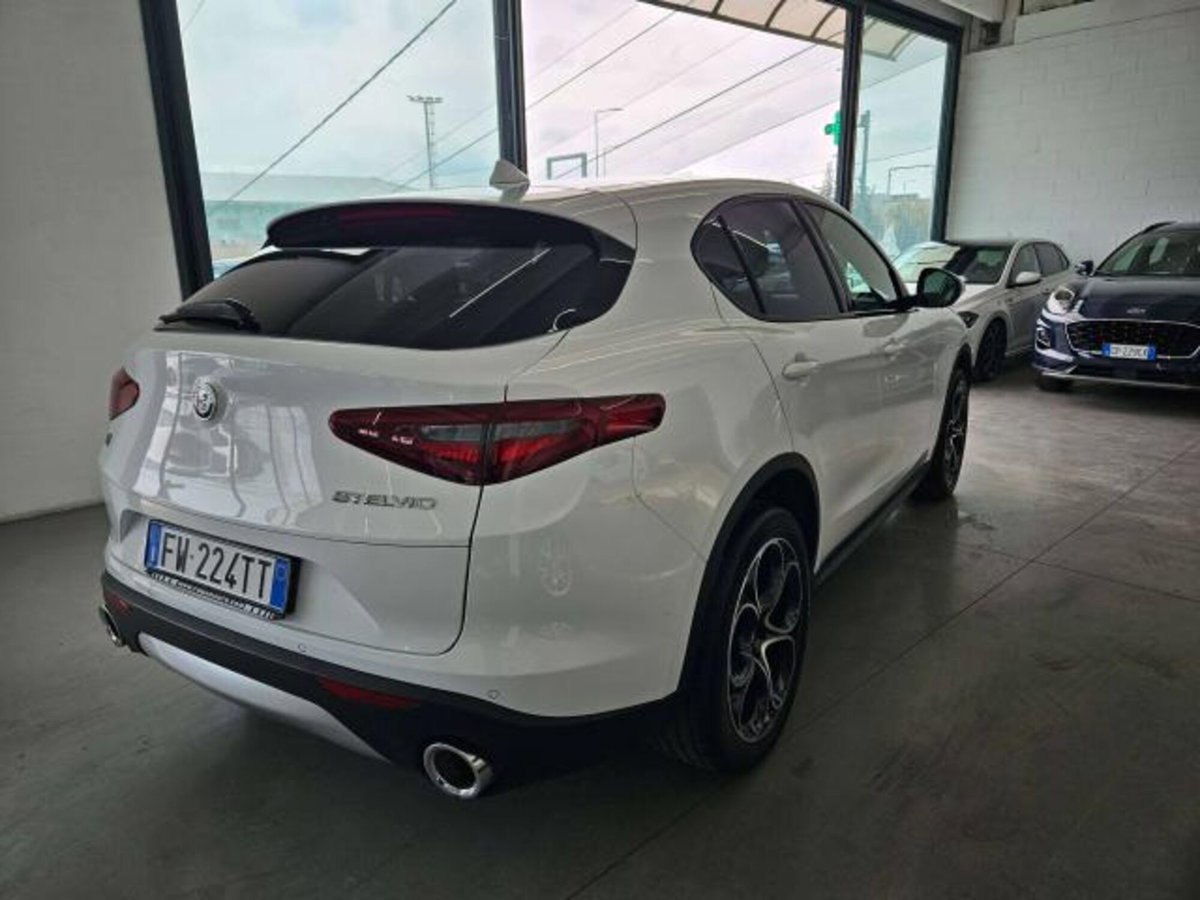 Alfa Romeo Stelvio 2.2 t Intensa Q4 210cv auto (6)