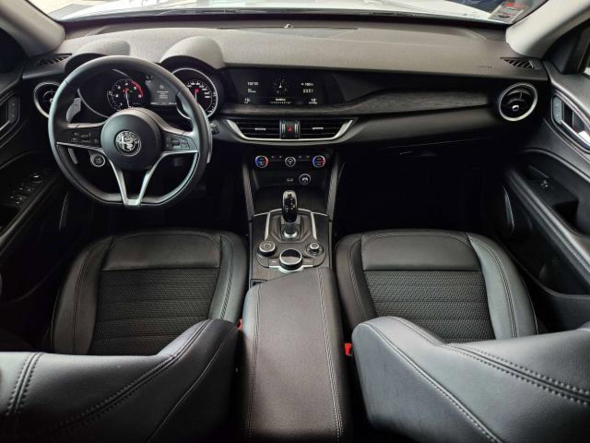 Alfa Romeo Stelvio 2.2 t Intensa Q4 210cv auto (8)