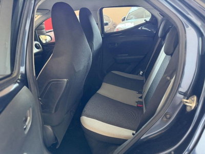 Toyota Aygo 1.0 VVT-i 69 CV 5 porte x-play TSS MMT (10)