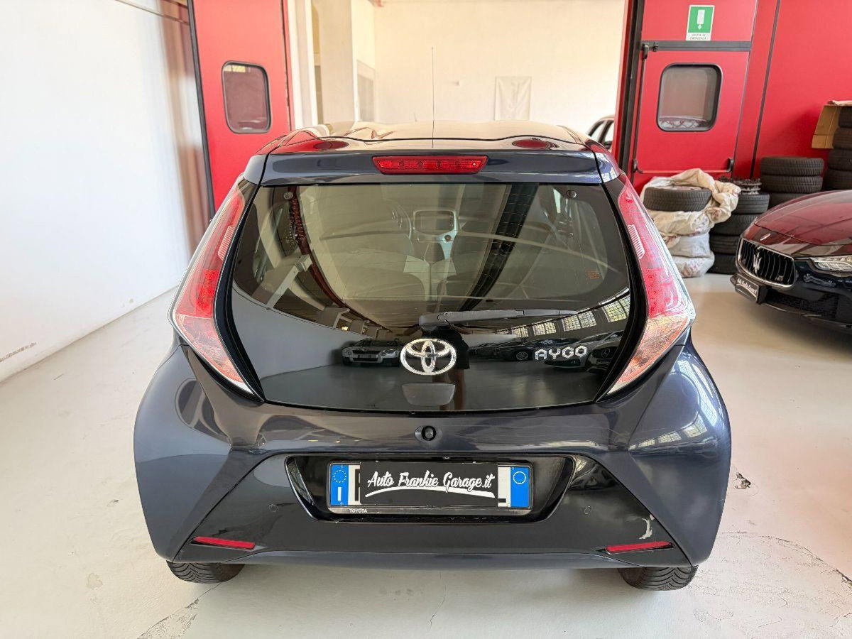 Toyota Aygo 1.0 VVT-i 69 CV 5 porte x-play TSS MMT (11)
