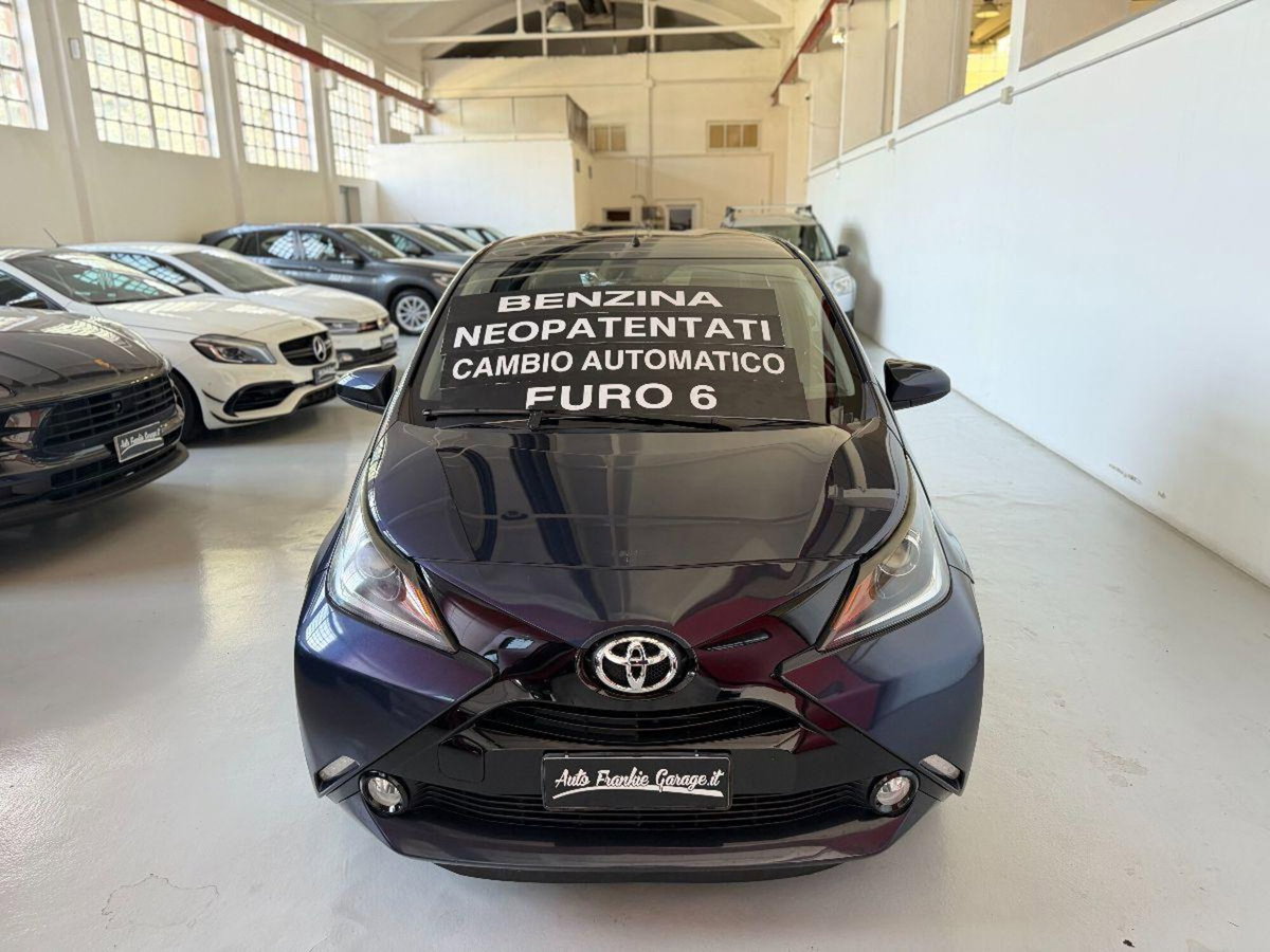 Toyota Aygo 1.0 VVT-i 69 CV 5 porte x-play TSS MMT (2)