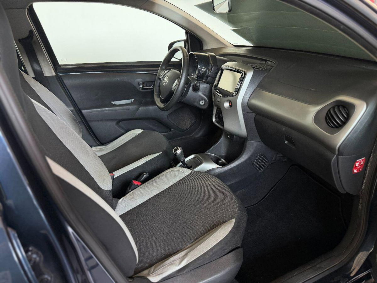 Toyota Aygo 1.0 VVT-i 69 CV 5 porte x-play TSS MMT (5)