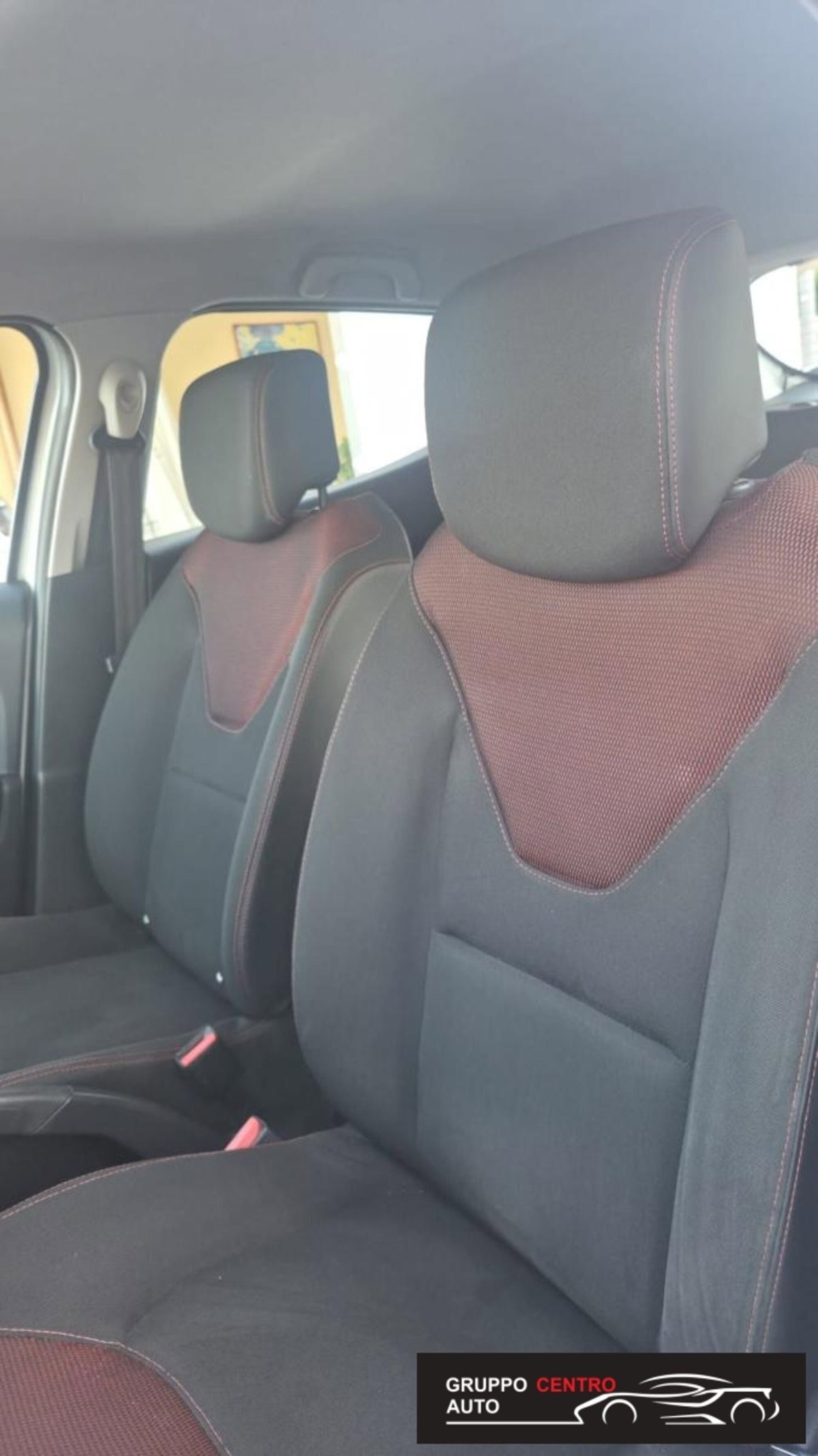 Renault Clio 1.5 dCi 75CV 5 porte Confort (10)