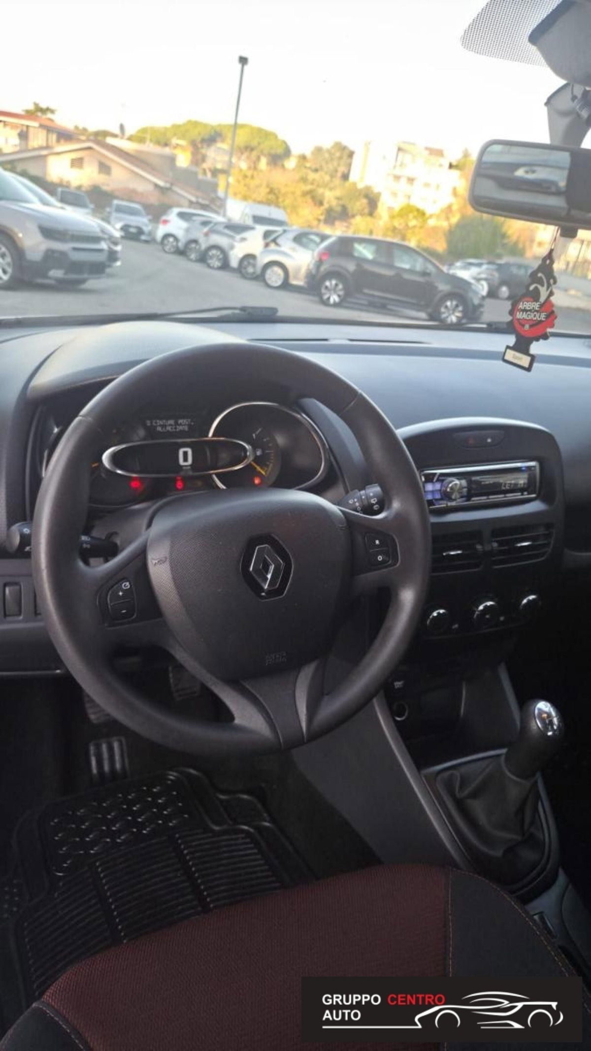 Renault Clio 1.5 dCi 75CV 5 porte Confort (13)