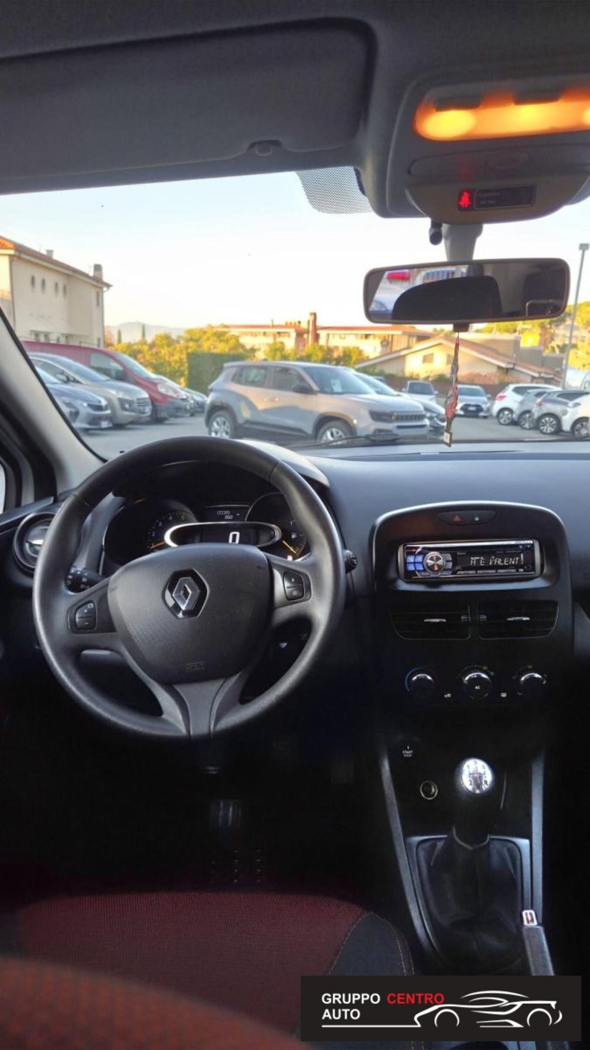 Renault Clio 1.5 dCi 75CV 5 porte Confort (16)