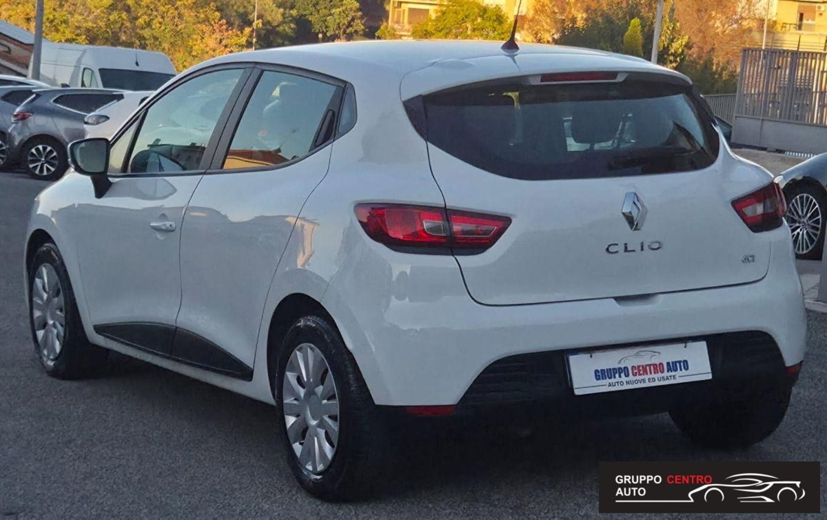 Renault Clio 1.5 dCi 75CV 5 porte Confort (4)
