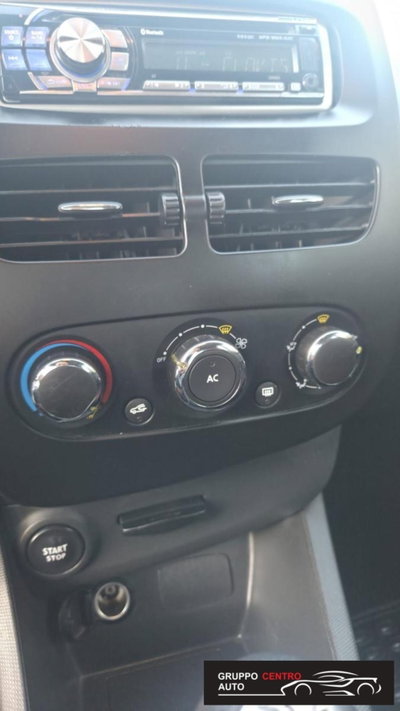Renault Clio 1.5 dCi 75CV 5 porte Confort (9)