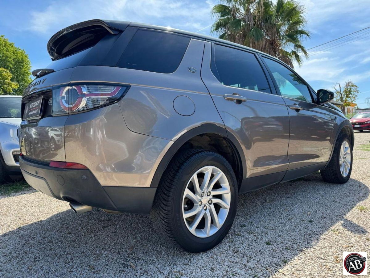 Land Rover Discovery Sport 2.2 TD4 SE (11)