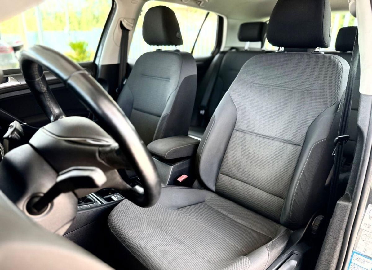 Volkswagen Golf 1.4 TGI 5p. Highline BlueMotion (14)