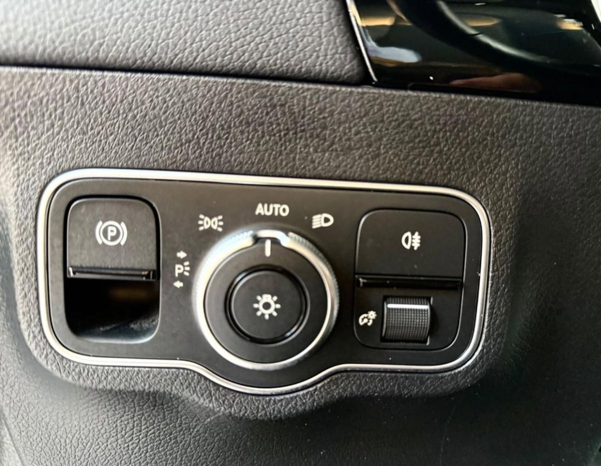 Mercedes-Benz GLA SUV 200 d Advanced 4matic auto (11)