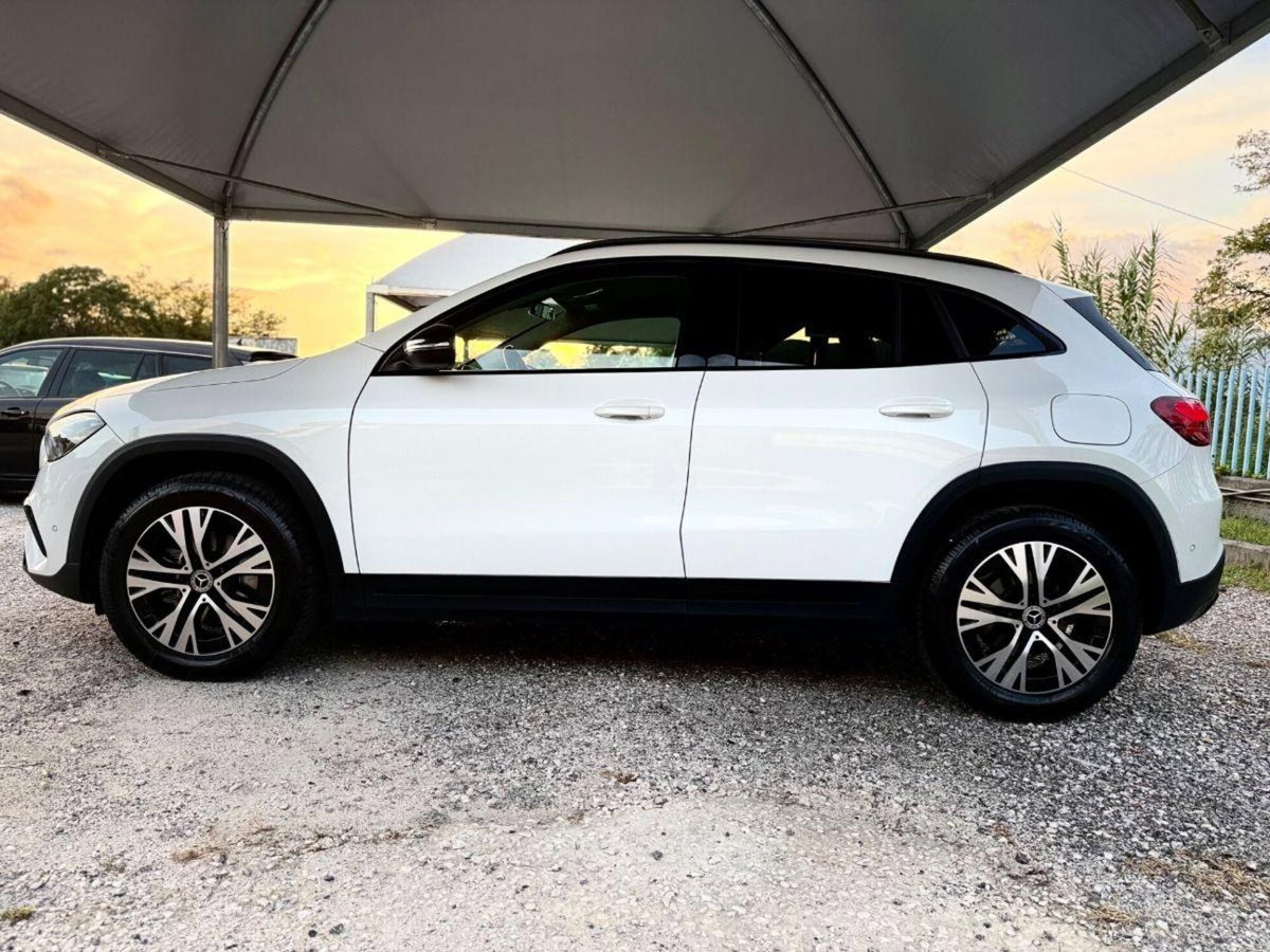 Mercedes-Benz GLA SUV 200 d Advanced 4matic auto (4)
