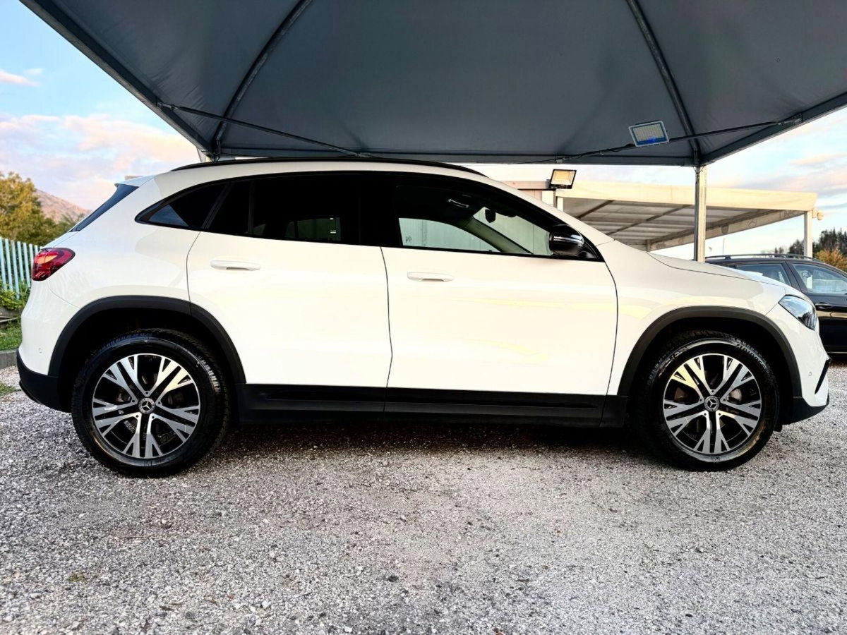 Mercedes-Benz GLA SUV 200 d Advanced 4matic auto (5)