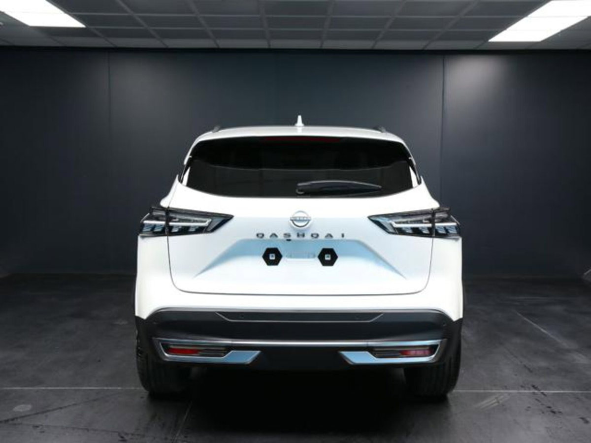 Nissan Qashqai 1.3 mhev Tekna 4wd 158cv xtronic (4)