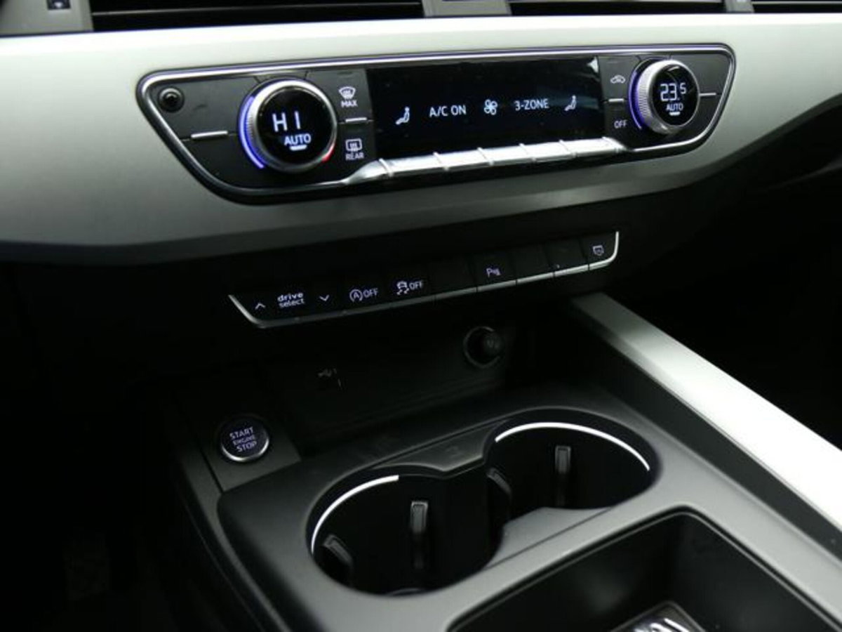 Audi A4 Avant 30 TDI/136 CV S tronic Business Advanced (13)
