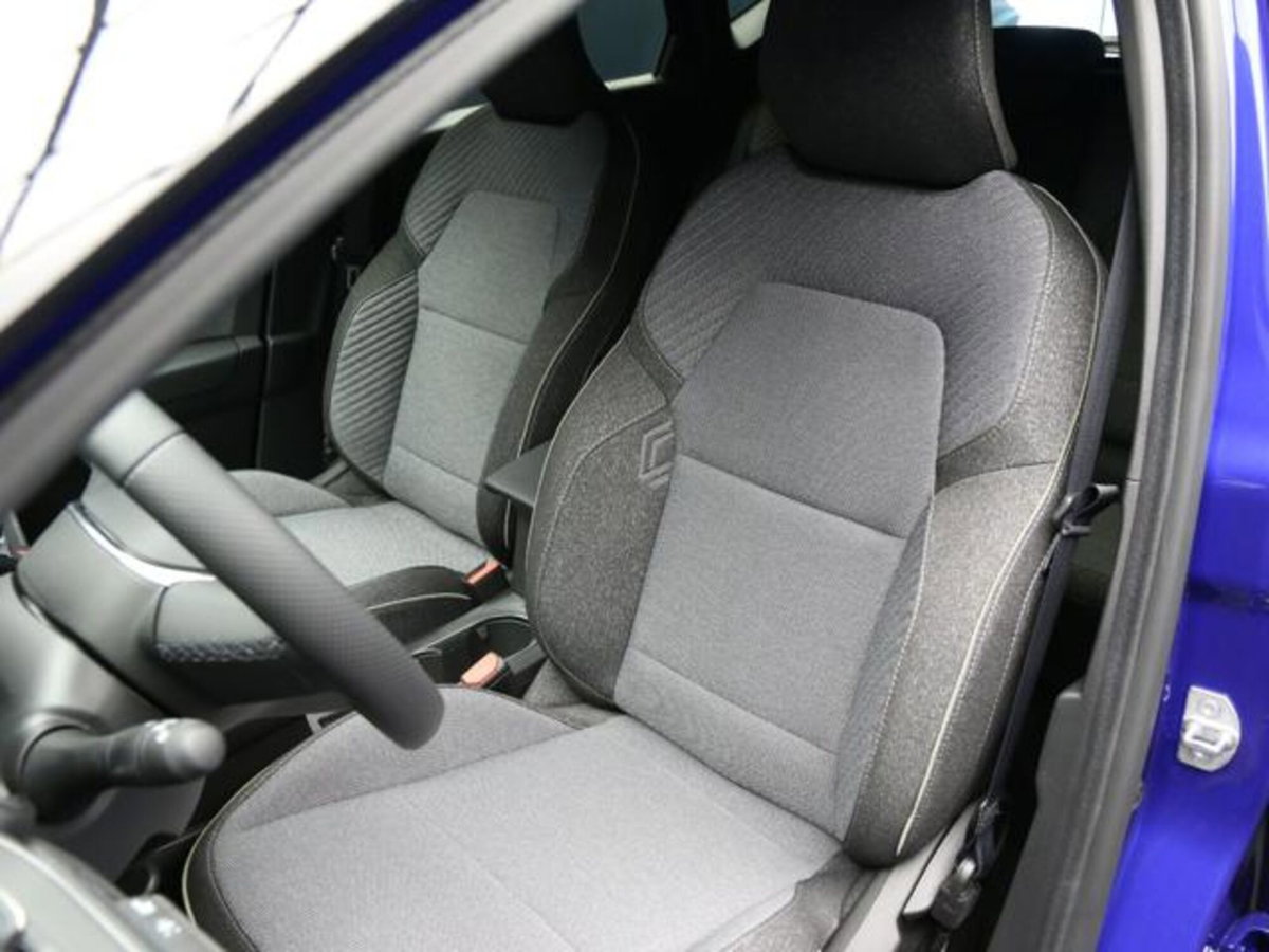 Renault Captur 1.2 eco-g Techno 120cv (10)