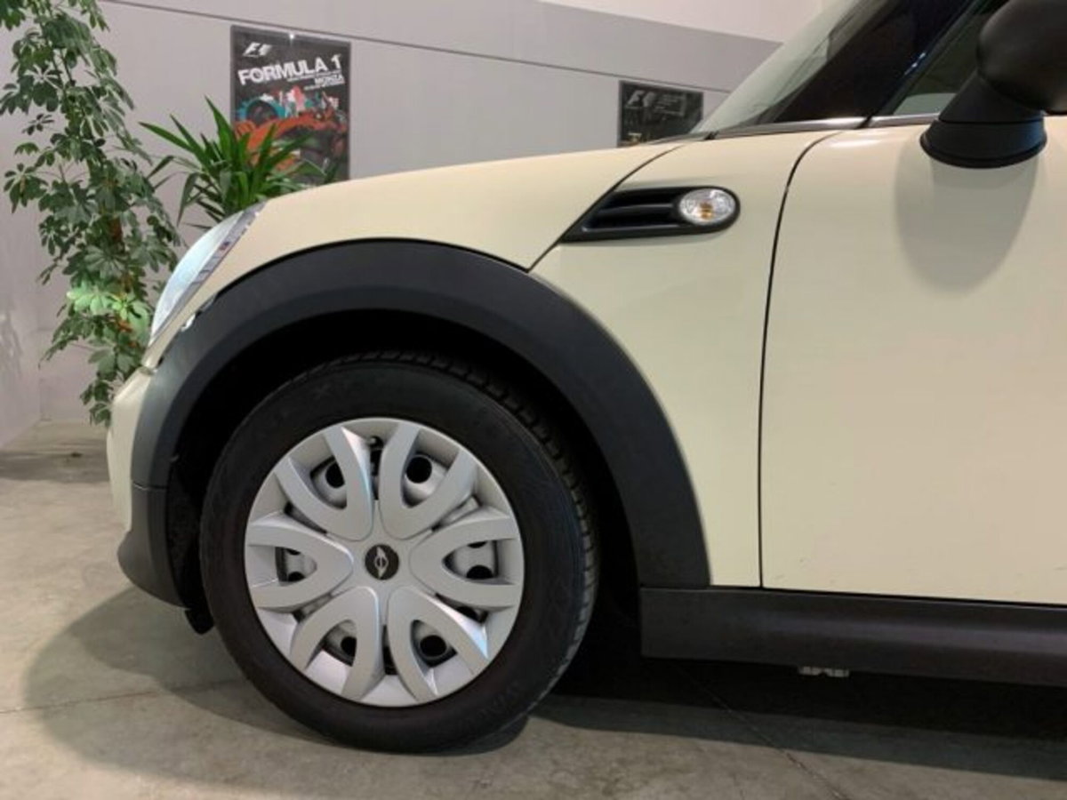 MINI Mini 1.6 16V One (72kW) (4)
