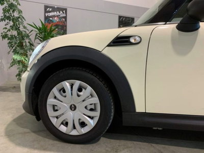 MINI Mini 1.6 16V One (72kW) (4)