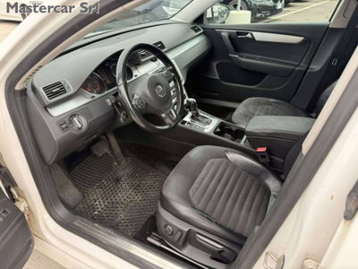 Volkswagen Passat Variant 2.0 TDI 170CV DPF Highline (10)