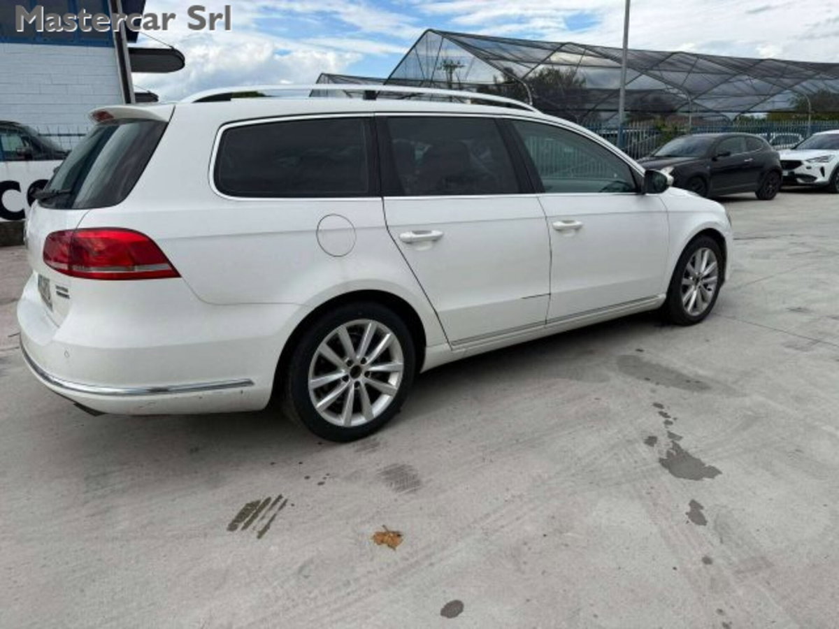 Volkswagen Passat Variant 2.0 TDI 170CV DPF Highline (4)