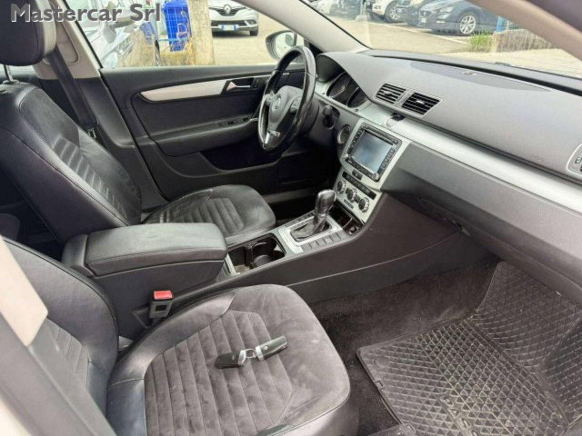 Volkswagen Passat Variant 2.0 TDI 170CV DPF Highline (9)