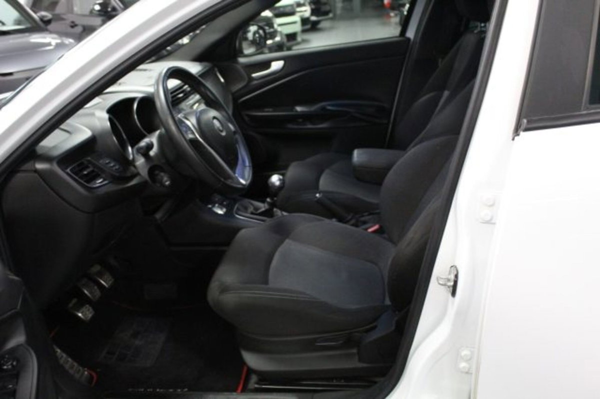 Alfa Romeo Giulietta 1.6 JTDm Sport 120cv (9)