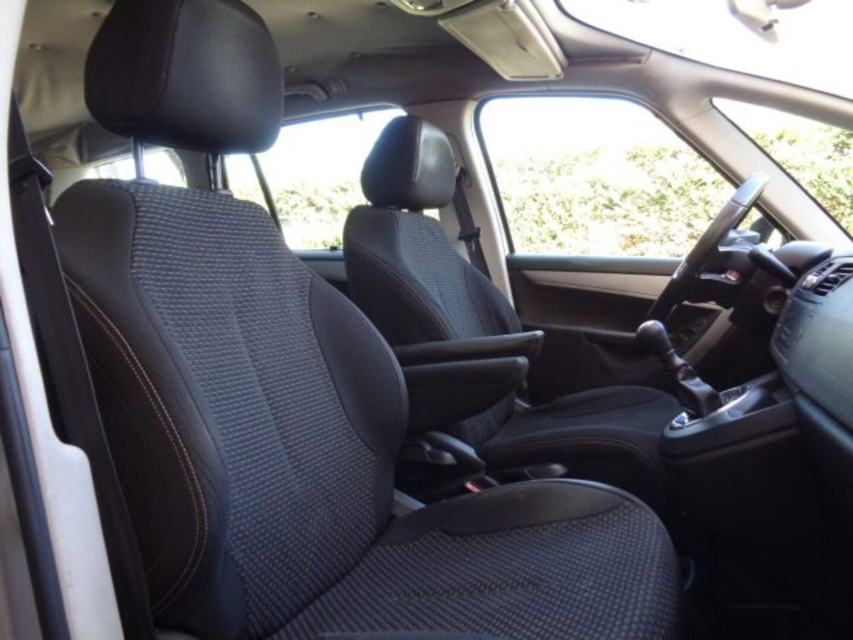 Citroen C4 Picasso 1.8 Classique (11)