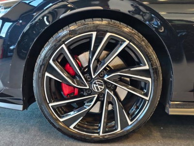 Volkswagen Golf 2.0 TSI GTI DSG (13)