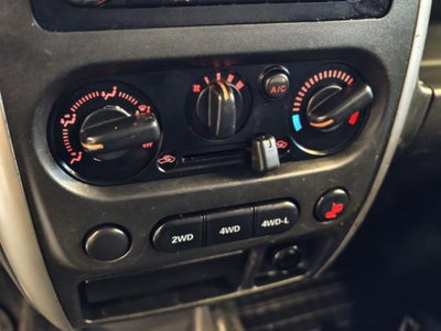 Suzuki Jimny 1.3i 16V cat 4WD JLX (12)