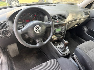 Volkswagen Golf 1.8 turbo 20V cat 3p. GTI (11)