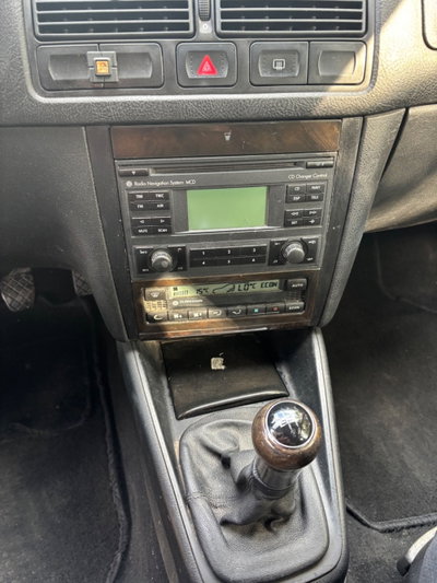 Volkswagen Golf 1.8 turbo 20V cat 3p. GTI (14)