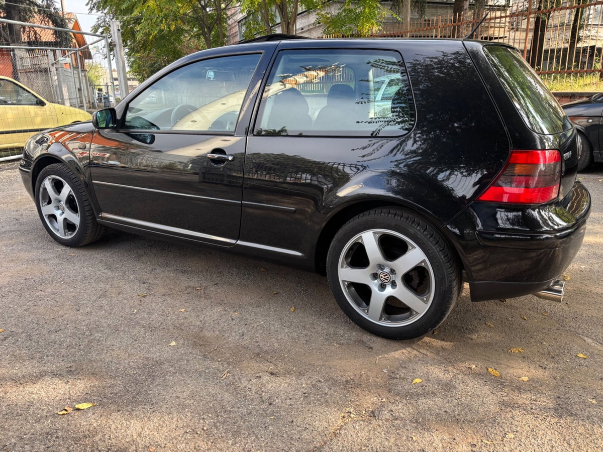 Volkswagen Golf 1.8 turbo 20V cat 3p. GTI (7)