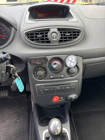 Renault Clio 1.2 3 porte Van Long Life (13)