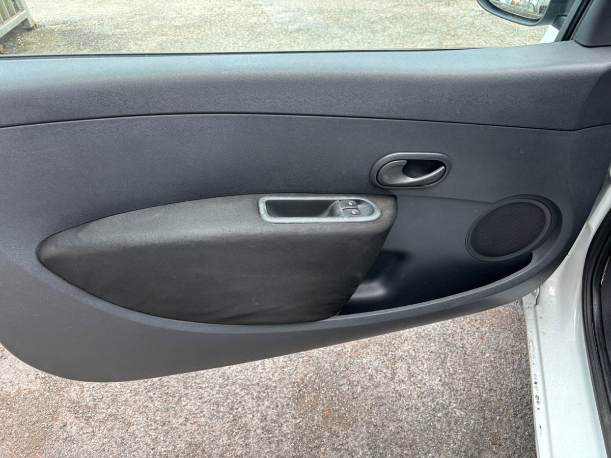Renault Clio 1.2 3 porte Van Long Life (14)