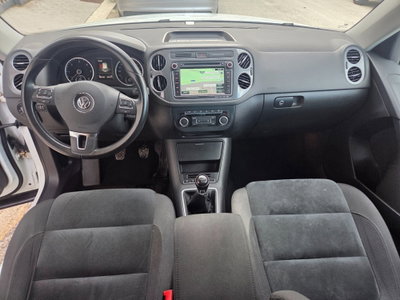 Volkswagen Tiguan 2.0 TDI 140 CV Sport & Style BlueMotion Technology (11)