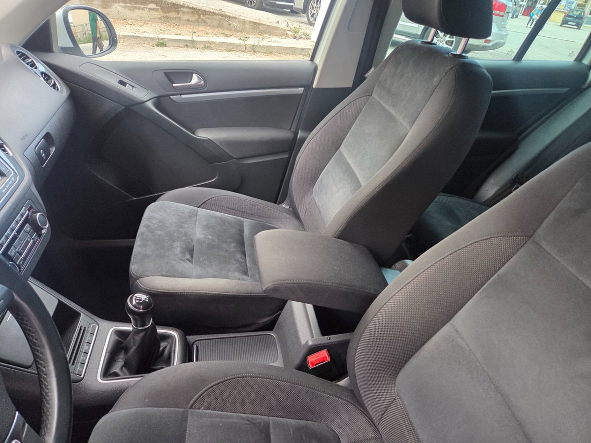 Volkswagen Tiguan 2.0 TDI 140 CV Sport & Style BlueMotion Technology (13)