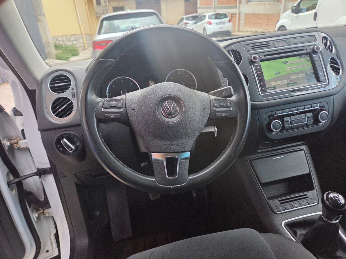 Volkswagen Tiguan 2.0 TDI 140 CV Sport & Style BlueMotion Technology (14)